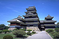 Замок Мацумото (преф.Нагано) - один из немногих доживших до наших дней замков Японии.